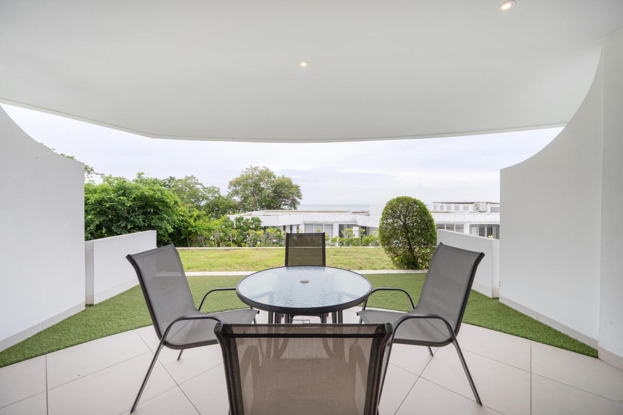Pure Sunset Beach - Ocean View Room, Pattaya Na Chom Thian Bagian luar foto