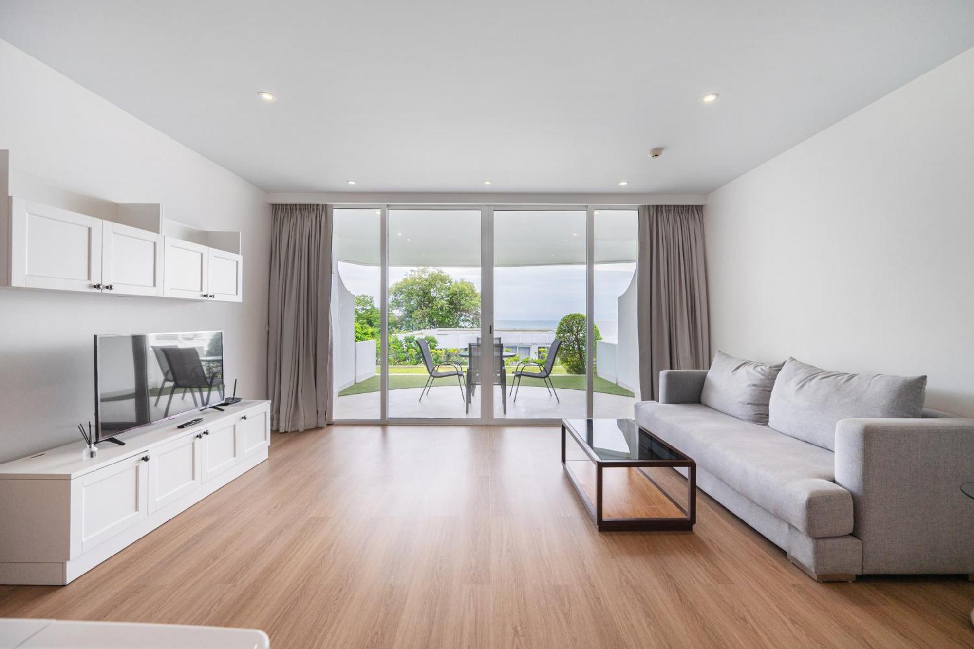 Pure Sunset Beach - Ocean View Room, Pattaya Na Chom Thian Bagian luar foto