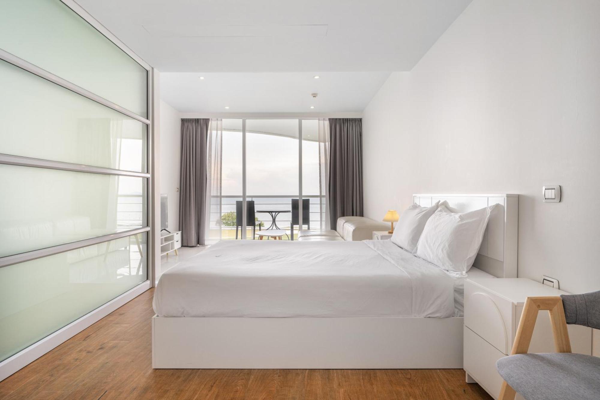Pure Sunset Beach - Ocean View Room, Pattaya Na Chom Thian Bagian luar foto