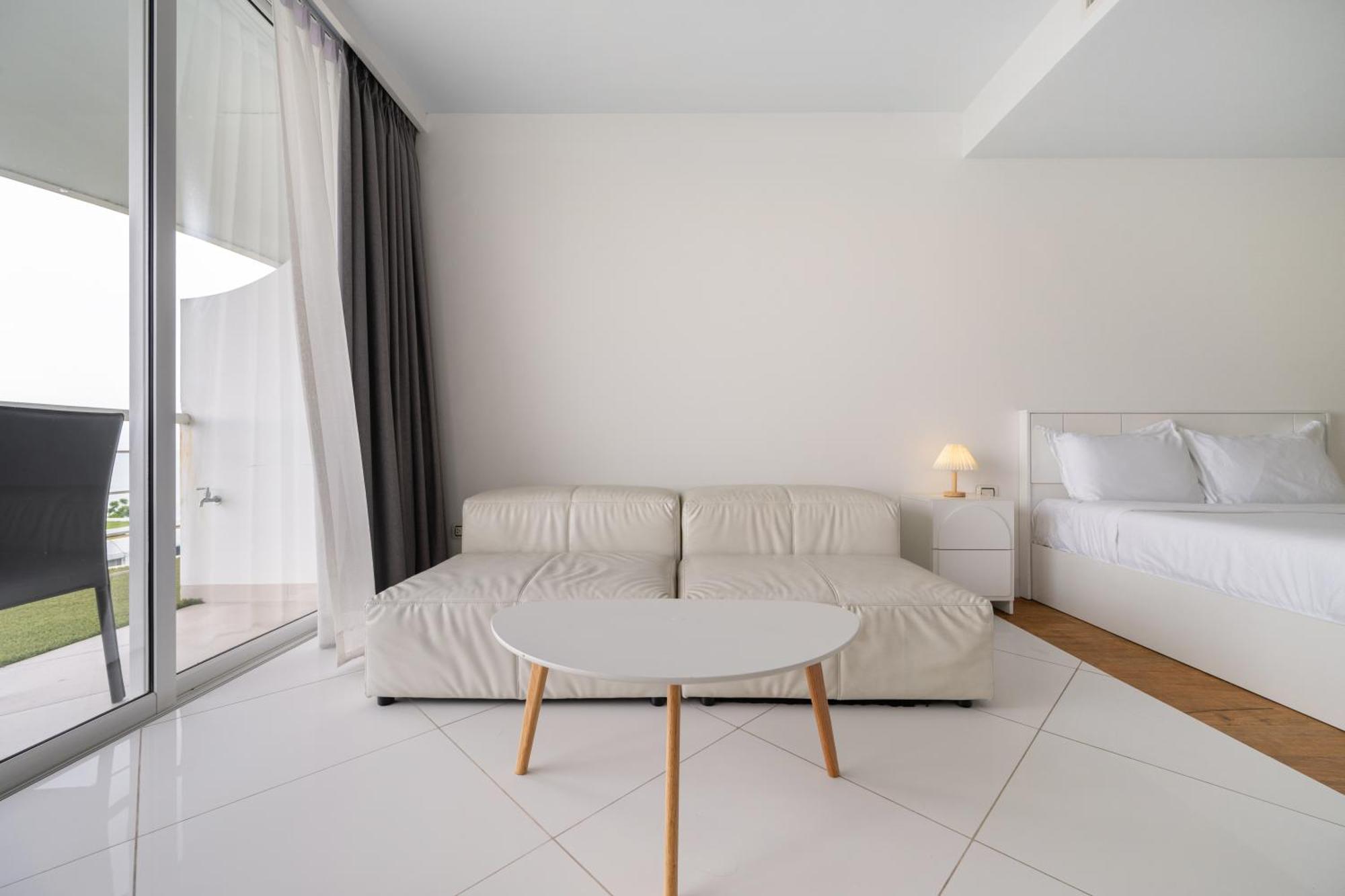 Pure Sunset Beach - Ocean View Room, Pattaya Na Chom Thian Bagian luar foto