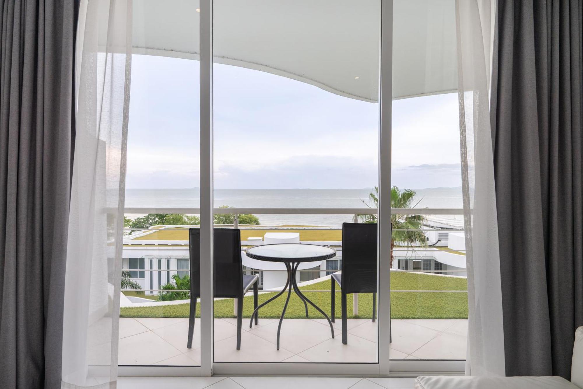 Pure Sunset Beach - Ocean View Room, Pattaya Na Chom Thian Bagian luar foto